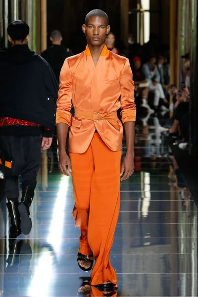Look 35